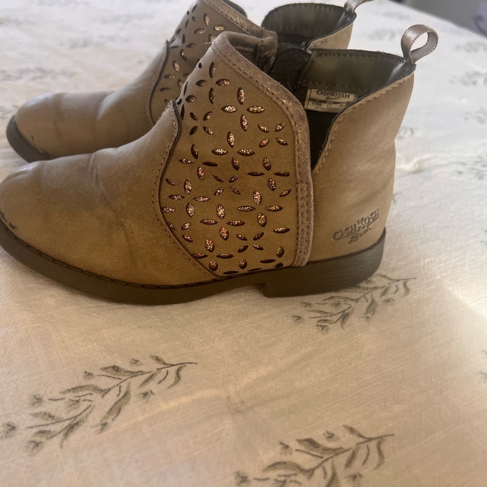 Girls size 10 boot